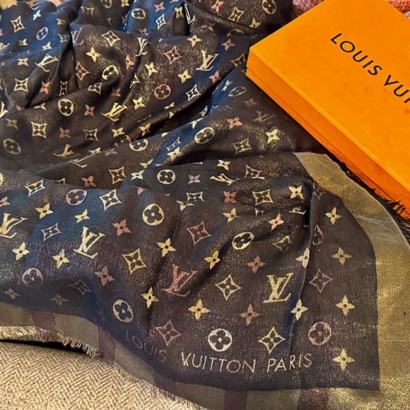 LV Monogram So Shine Silk/GoldenScarf/Shawl 100%Authentic Box included - Picture 14 of 14